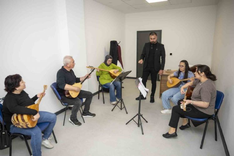 Mersin’de ücretsiz müzik kurslarında sezon sona eriyor