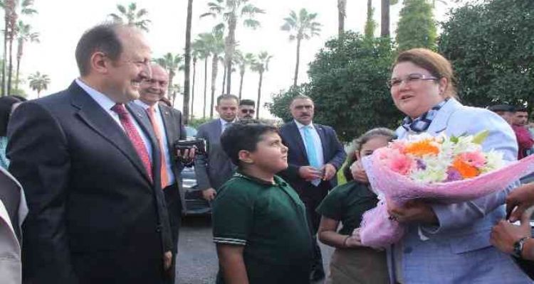 Bakan Yanık Mersin'de