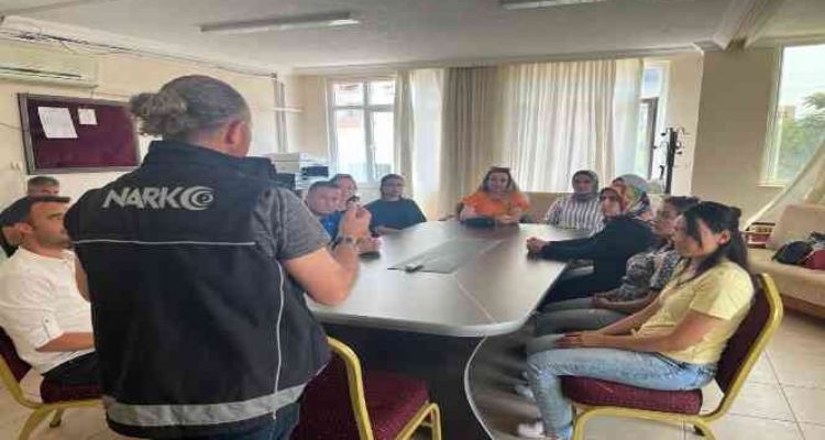 Mersin'de "En İyi Narkotik Polisi Anne" eğitimi verildi