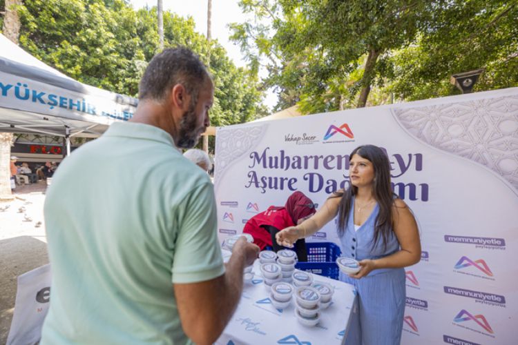 MERSİN BÜYÜKŞEHİR’DEN 13 İLÇEDE 19 BİN KİŞİLİK AŞURE İKRAMI