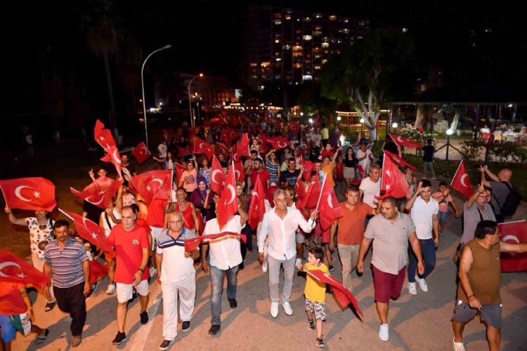 Zafer Haftası etkinlikleri kortej ve konserlerle başladı