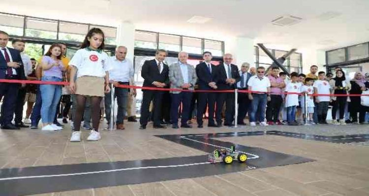 Akdeniz Belediyesinden Bilim Şenliği ve Robot Yarışması