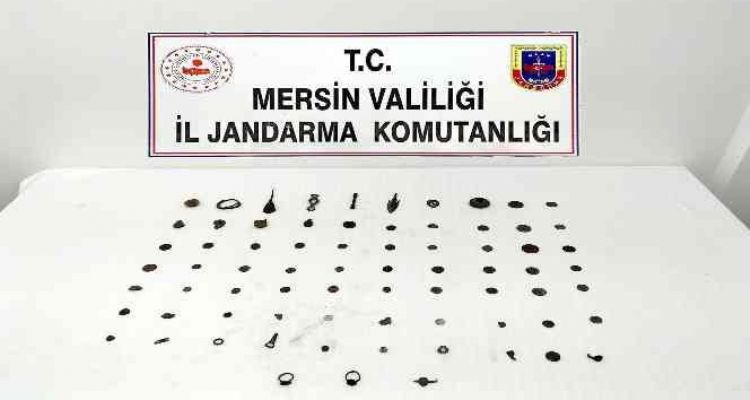 Tarihi eserleri satmak için müşteri ararken jandarmaya yakalandı
