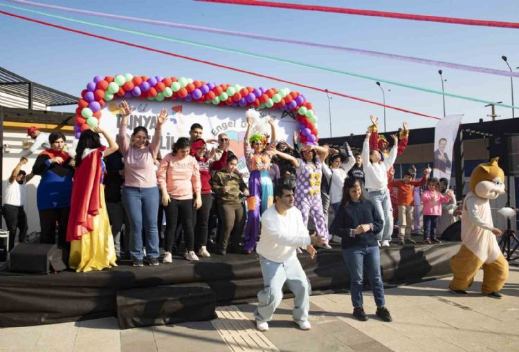 Mersin’de ‘Dünya Engelliler Günü’nde özel bireylere coşkulu kutlama
