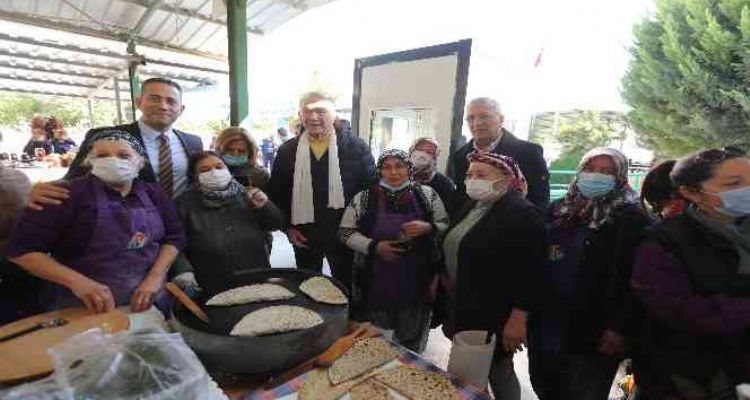 Usta gazeteciler Mezitli kadın üretici pazarında