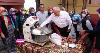 Yörük kadınları hamur yoğurma makinesiyle tanıştı