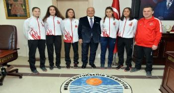 Avrupa 3'üncüsü tekvandocudan Başkan Kocamaz'a ziyaret