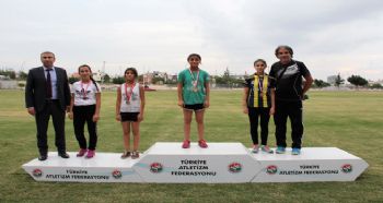 CUMHURİYET BAYRAMI ATLETİZM YARIŞLARI SONA ERDİ