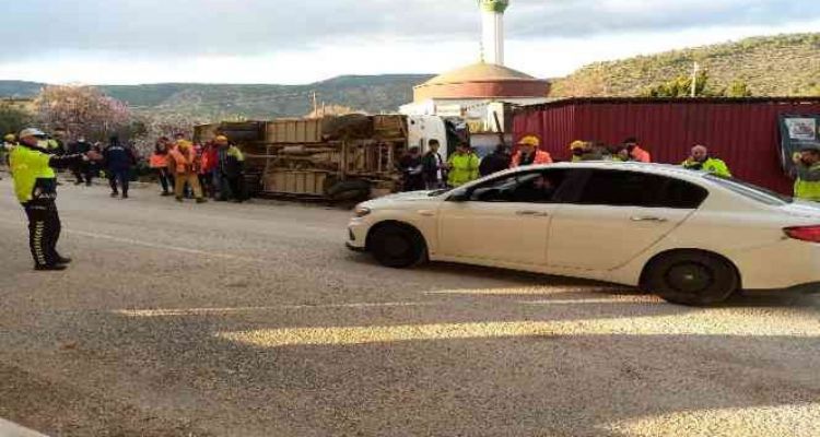 Başkan Bozdoğan'dan tarım ve tekstilde çalışan işçi kadınlara sürpriz ziyaret