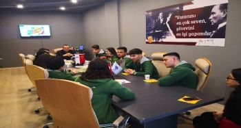 Meslek lisesi öğrencilerine Kariyer Merkezinden destek