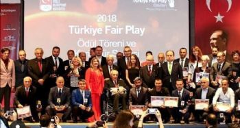 MEÜ Öğretim Üyesi Gümüş'e, Türkiye Milli Olimpiyat Komitesinden Şeref Diploması