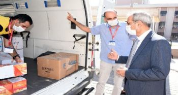 Başkan Bozdoğan'dan sağlık çalışanlarına N95 maske, siperlik ve vitamin desteği