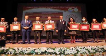 Mersin'de 24 Kasım Öğretmenler Günü törenle kutlandı