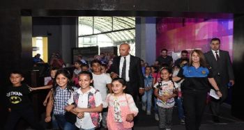 Mersin Emniyeti'nden çocuklar için sinema 