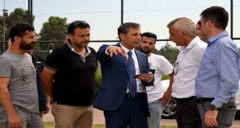 AKDENİZ’DE PARKLAR YENİLENİYOR