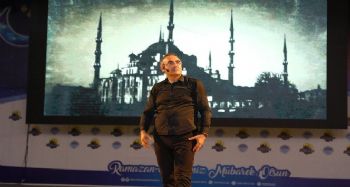 Sunay Akın, Mersin’de Ramazan etkinliklerinin konuğu oldu