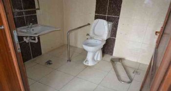 Tarsus Kültür Park içerisindeki 3 tuvalete çirkin saldırı