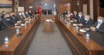 Başkan Seçer iş dünyasıyla buluştu, yatırımlar masaya yatırıldı