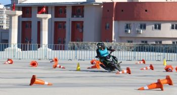 Motosiklet sürüş becerileri etkinliği nefes kesti