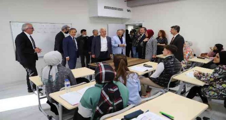 Akdeniz Belediyesi Etüt Merkezi açıldı