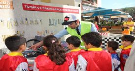 MODER MİNİ SÜRÜŞ AKADEMİSİ İLE ÇOCUKLAR TRAFİK KURALLARINI ÖĞRENİYOR 