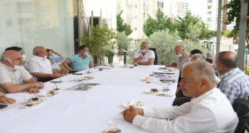 Başkan Tarhan, yeni uygulama imar planını kent dinamikleriyle paylaşıyor
