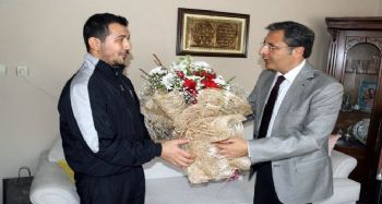 BAŞKAN PAMUK AFRİN GAZİSİNİ ZİYARET ETTİ