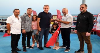 Başkan Seçer, muaythai şampiyonlarının buluştuğu geceye katıldı