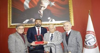 Mersin'in değeri Şinasi Develi'ye, avukatlıkta 71. yıl plaketi