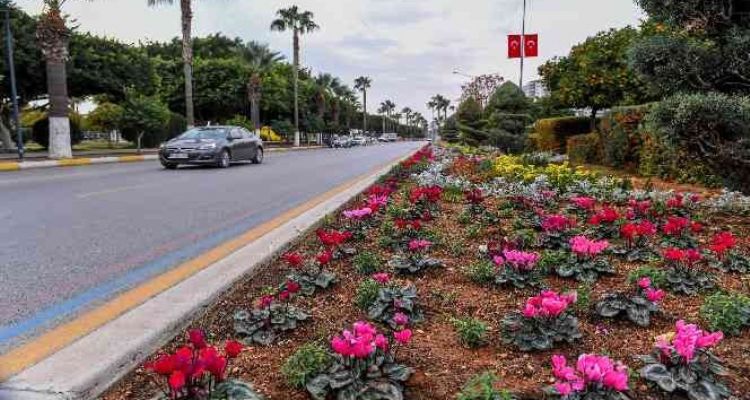 Mersin GİAD'ın konuğu Sabri Tekli oldu
