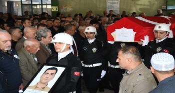 Denizde cesedi bulunan bekçi son yolculuğuna uğurlandı