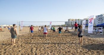 Mersin'de 2. Siteler Arası Plaj Voleybolu Turnuvası başladı