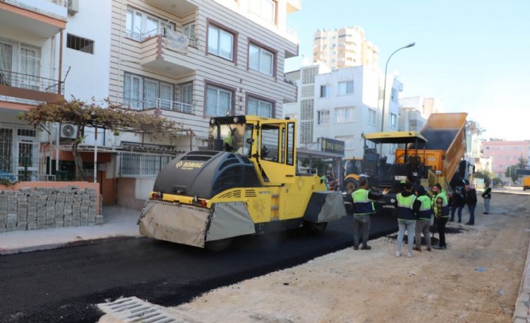Akdeniz’de asfalt çalışmaları aralıksız sürüyor