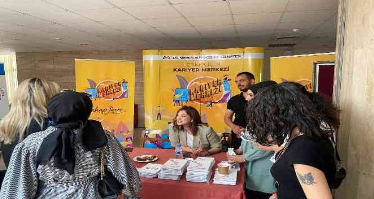 Kariyer Merkezinden öğrencilere iş hayatı semineri