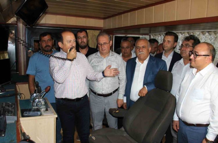 Akdenizli balıkçılar ‘Vira Bismillah’ diyerek denize açıldı