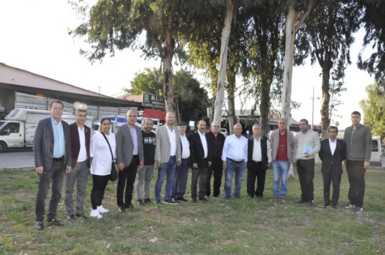 Mersin 1. Milletvekili Adayı Burhanettin Kocamaz, sebze ve meyve halini ziyaret etti, esnafı dinledi