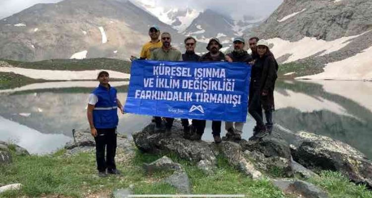 Büyükşehir Belediyesi personelinden doğa ve iklim için farkındalık tırmanışı