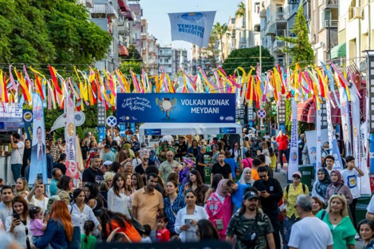 Kushimoto Sokak Sanatçıları Festivali bu yıl da on binlerce kişiyi ağırladı
