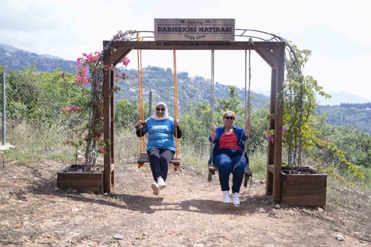 Emekli evi üyeleri, Darısekisi Örnek Köyü’nü gezdi