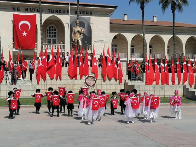 Mersin'de 23 Nisan coşkuyla kutlandı