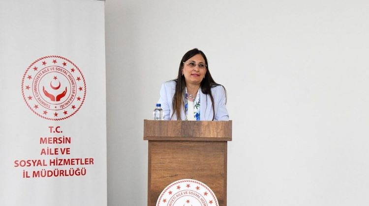 Vali Toros’un eşi Dudu İrem Toros, ‘Gönül Elçileri ve Koruyucu Aile’ programına katıldı