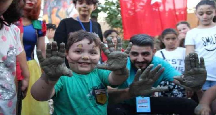 Mersin'de 'Köy Şenlikleri' renkli görüntülerle sürüyor