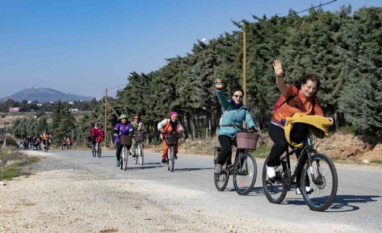 Mersin’de bisikletli kadınlar ‘pedalları çeviriyoruz’ etkinliğinde buluştu