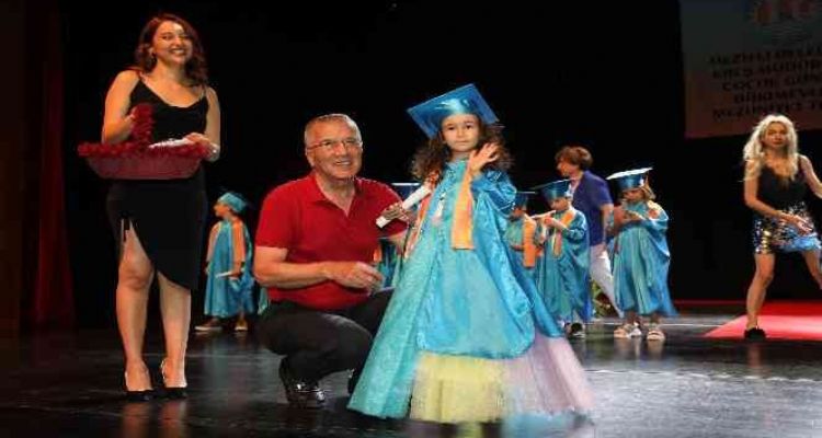 Mezitli Belediyesi Çocuk Gündüz Bakım Evlerinde mezuniyet sevinci