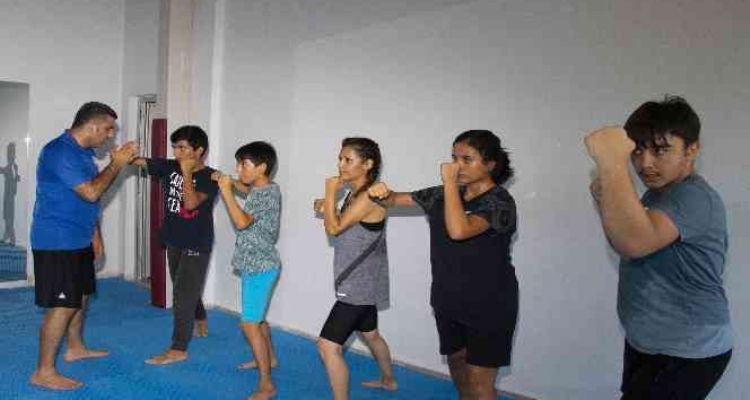 Mersin'de Kick Boks Kursu devam ediyor