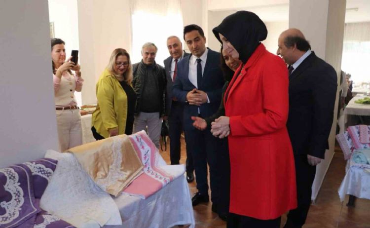 Mersin’de ‘Hayat Boyu Öğrenme Birimi’nin kursları devam ediyor