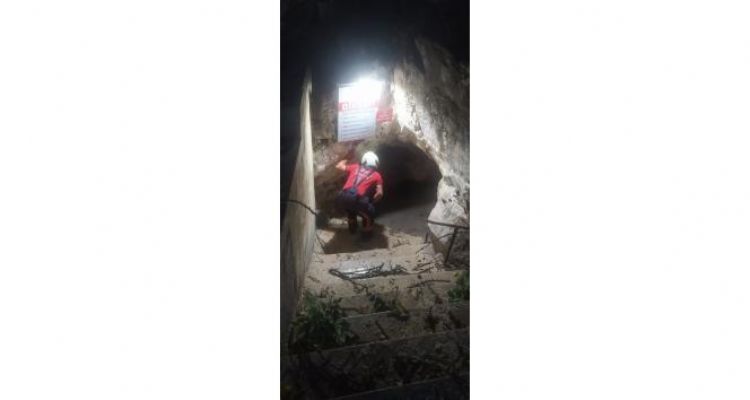 3 kişi Eshab-ı Kehf mağarasında mahsur kaldı