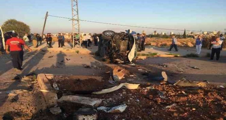 Mersin'de öğrenci servisi ile otomobil çarpıştı: 7 yaralı