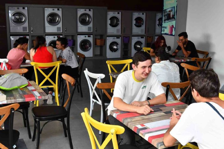 Başkan Seçer: Gençler, hayallerinizi birlikte gerçekleştirmek için sizleri Mersin’e bekliyoruz