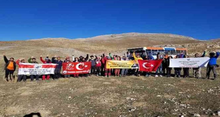 Mersin Büyükşehir Belediyesinden zirve tırmaşına ulaşım desteği